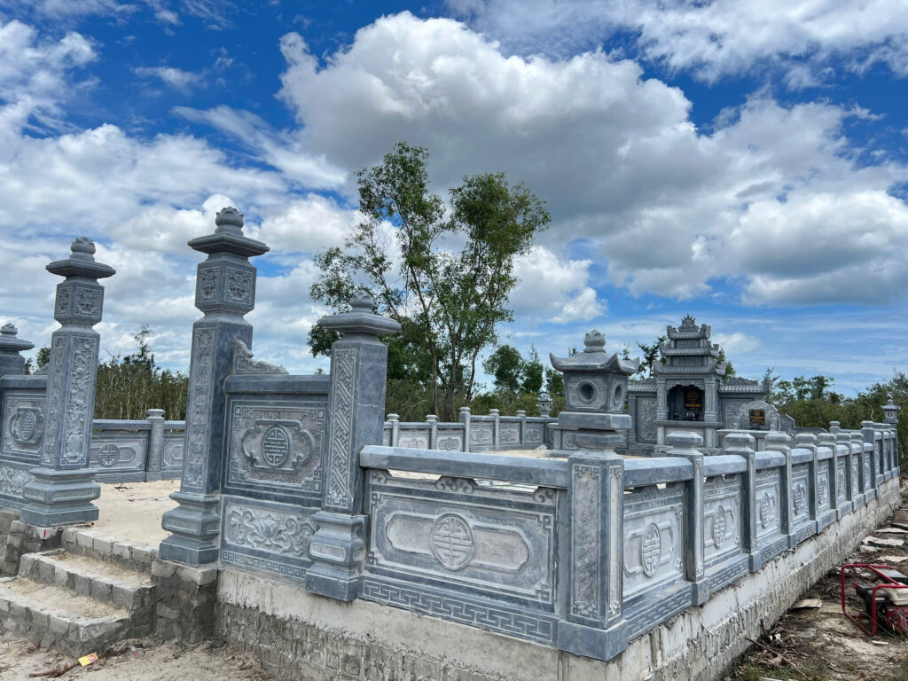 Đơn Vị Thi Công Lăng Mộ Đá Thanh Hóa Uy Tín - Thiết Kế Thi Công Lăng Mộ Đá Uy Tín Trọn Gói.jpg